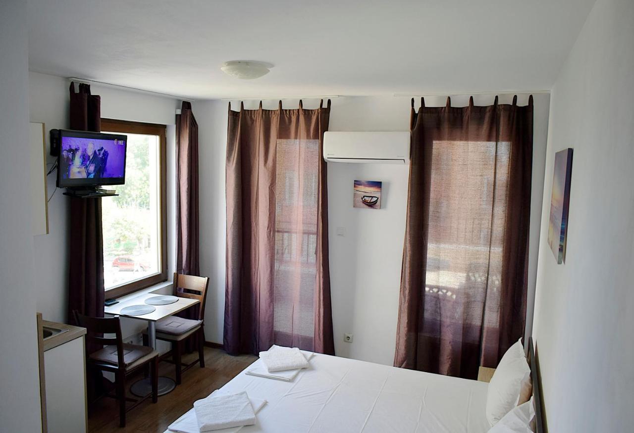 Flora Beach Apartaments Бургас Экстерьер фото