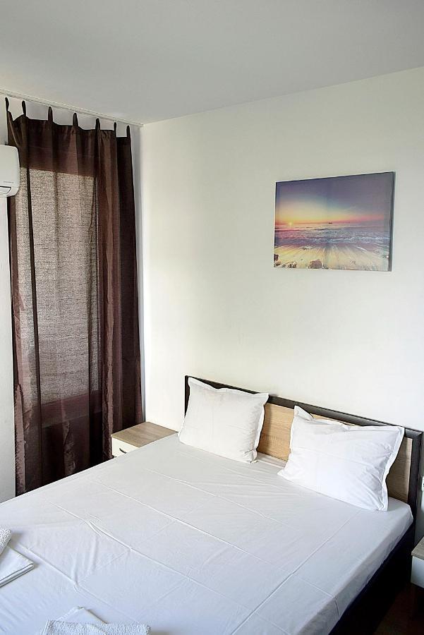Flora Beach Apartaments Бургас Экстерьер фото